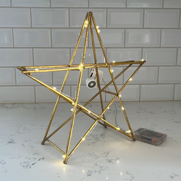Scott Living Luxe Metal LED Star Table Decor - Picture 10 of 15
